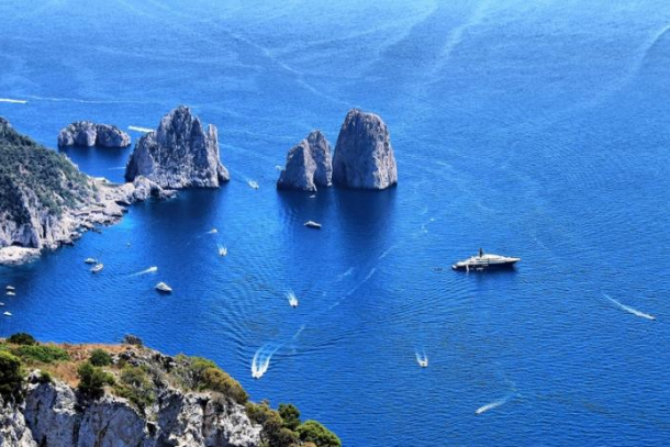 Destinos de vacaciones a través de campañas de publicidad